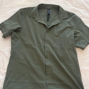 Men’s Lululemon Green Button Down